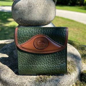 Dooney & Bourke vintage credit card wallet in Ivy and burnt cedar good condition